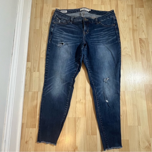 Torrid Womens Dark Wash Boyfriend Distressed Denim Jeans Size 16 - Picture 1 of 7